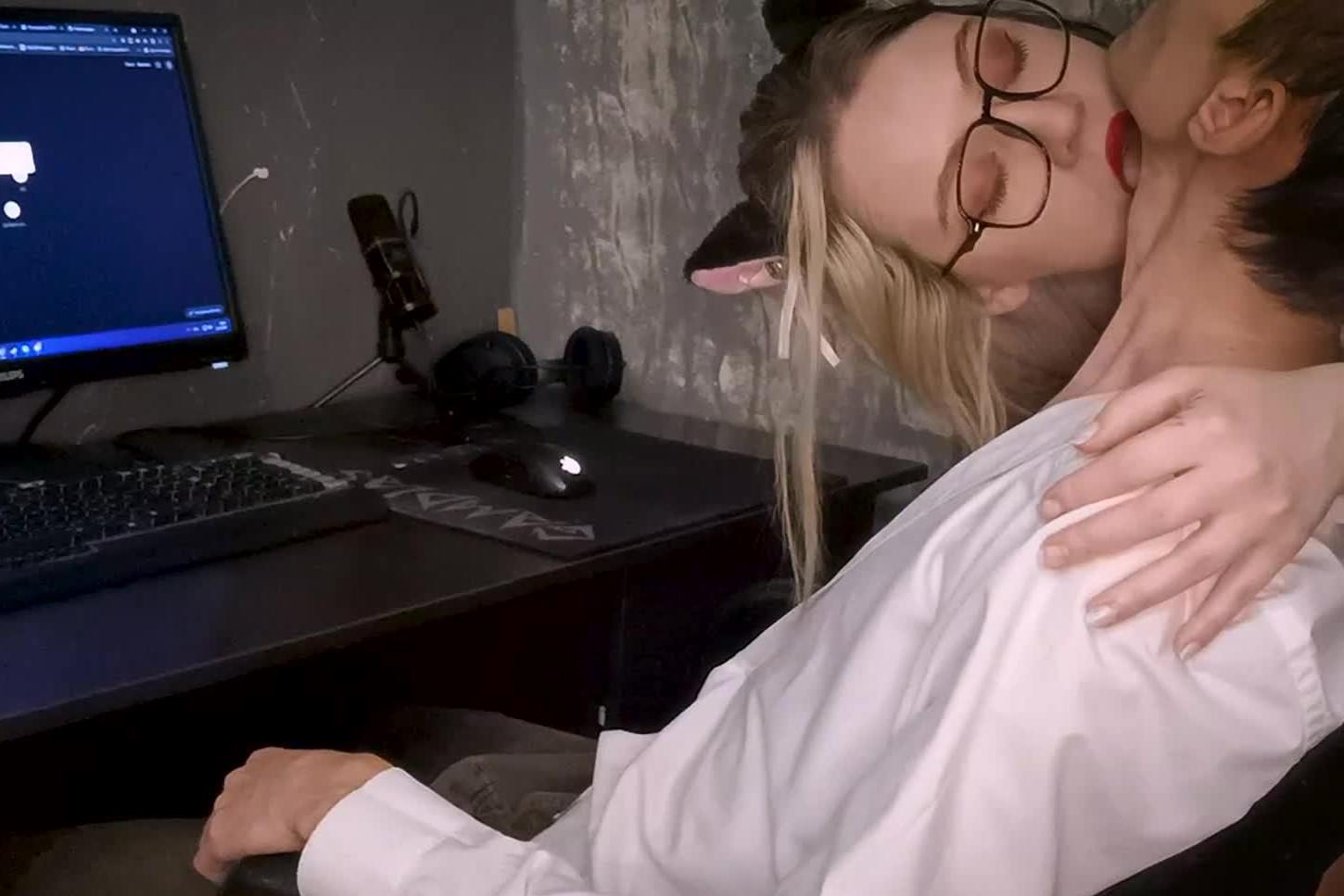 sex thủ dâ. Em sinh viên hồn nhiên ngây thơ